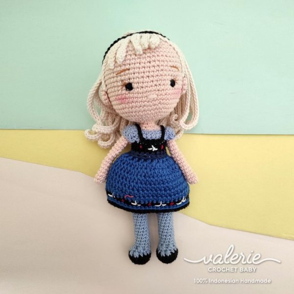 Boneka Rajut Princess Elsa - Valerie_Crochet