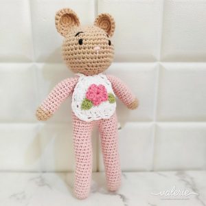 Boneka Rajut Valerie Crochet Slabber Bear