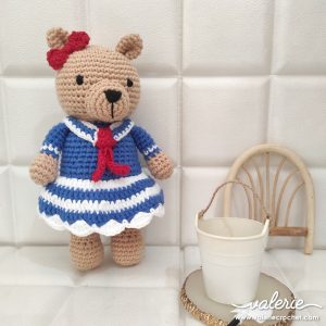 Valerie Crochet Boneka Rajut