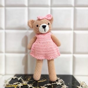 Boneka Rajut Q