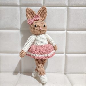 Boneka Rajut E