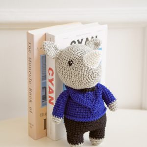 Boneka Rajut Badak Tangerang